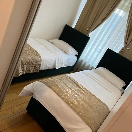 Apartment Vip Four